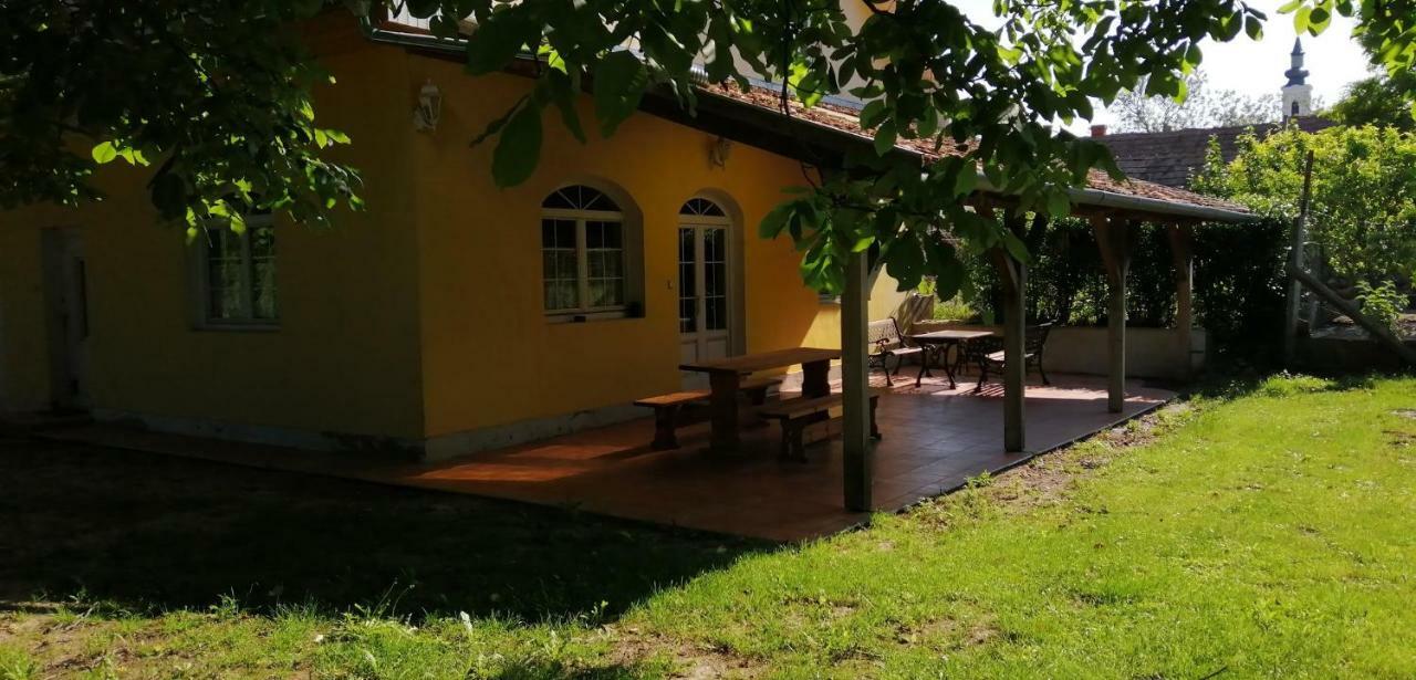 Gesztenye Vendeghaz Sagvar Exterior photo